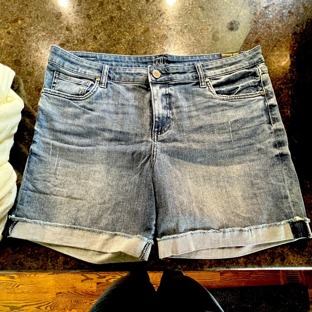 Kut From the Kloth cuffed denim boyfriend short - SZ 16